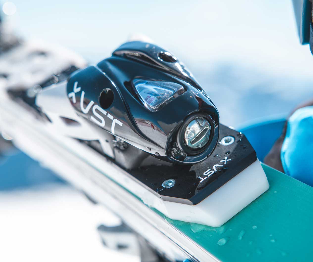 xvst-innovation-avantgarde-sustainability-plates-bindings